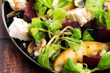 Salad of roasted beetroot, pear, lamb's lettuce, cheese