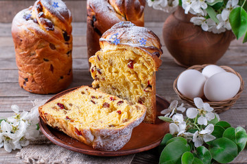 Traditional easter cake craffin (kraffin)