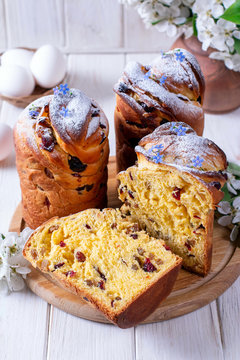 Traditional easter cake craffin (kraffin)