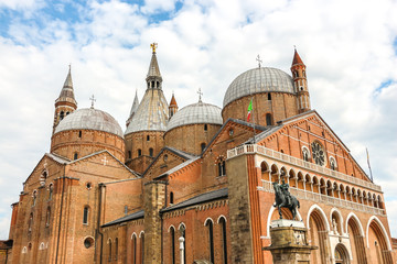 Obraz premium Padova, Italy. Beautiful architecture of catholic church (Basilica di Sant'Antonio di Padova).
