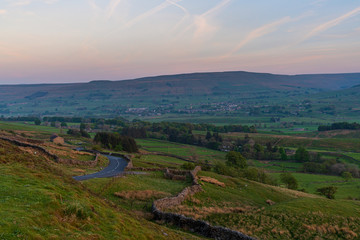 Fototapeta premium View at the Yorkshire Dales landscape from the Buttertubs Pass (Cliff Gate Rd) between Thwaite and Simonstone, North Yorkshire, England, UK