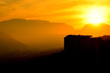 Obraz premium sunset over the city