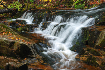 Fototapeta na wymiar New England cascaiding waterfall