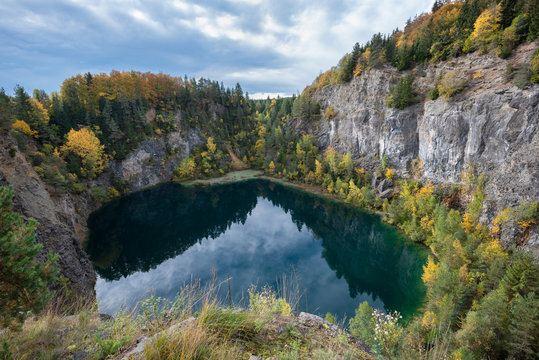 Germany, Baden-Wurttemberg, Tuttlingen district, northernmost Hegau volcano Howenegg near Immendingen, Crater lake