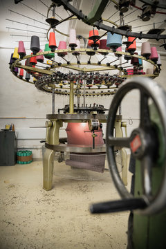 Circular knitting machine