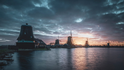 Les moulins du Zaanse schans en Hollande © Thierry