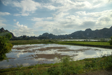 Fototapeta na wymiar Trockene Halong Bucht