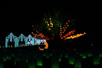 雨の日のクリスマスイルミネーション