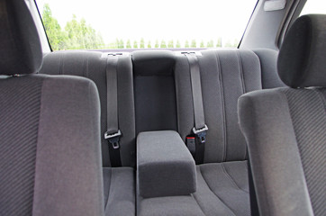 Wnętrze starego samochodu osobowego