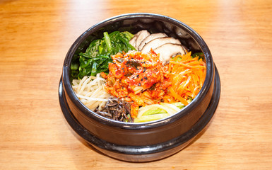 김치삼겹살돌솥비빔밥