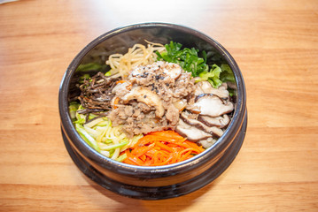 돌솥비빔밥