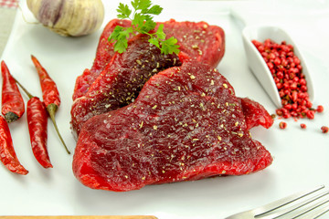 filet de boeuf cru au poivre