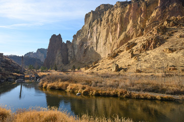 Fototapeta na wymiar Rocks in a beautiful, beautiful canyon, desert river, Smith Rock