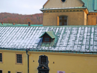 house with red roof diorama