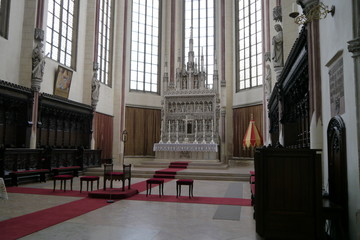 Kircheninneres und Altar Kirche Heilig Geist in Landshut
