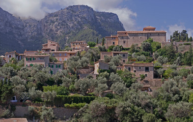 Fototapeta na wymiar The village of Deia in Mallorca