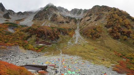 北アルプス　涸沢　紅葉　秋　風景　カール