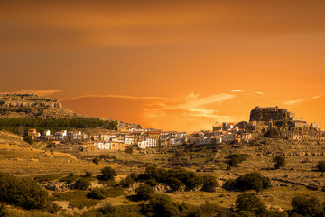 Fototapeta na wymiar The town of Ares del Maestre at dawn