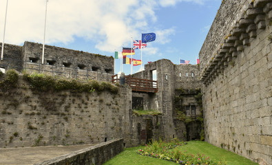 Concarneau ses remparts son port de plaisance sa ria ses rochers dans le Finistère en Bretagne...