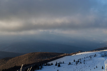 Polonina Dźwiniacka Bieszczady zima  panorama 