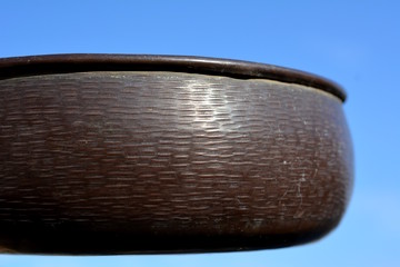 古い金属製たらいの表面、錆、サビ、腐食、金属。イメージ素材