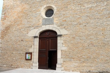 Eglise catholique Saint Didier dans le village de Saint Didier sur Chalaronne - Département de...