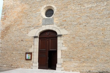 Eglise catholique Saint Didier dans le village de Saint Didier sur Chalaronne - Département de l'Ain - Région Rhône Alpes - France