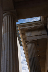 Obraz premium Brandenburger Tor on a square Pariser Platz in the centre of Berlin, columns of the Branderburg gate