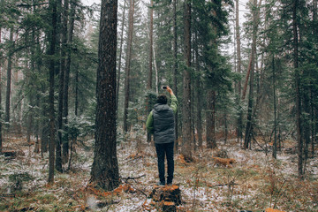 Obraz premium Freedom men and dog