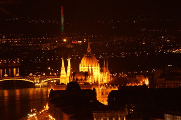 Fototapeta na wymiar Budapeszt widok nocny z góry gellerta