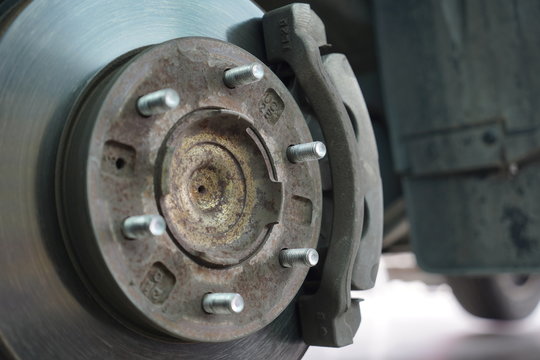 Car's disc brake details