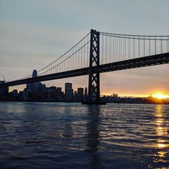 Fototapeta na wymiar brooklyn bridge at sunset