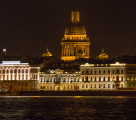 Obraz premium St Issac Church at night