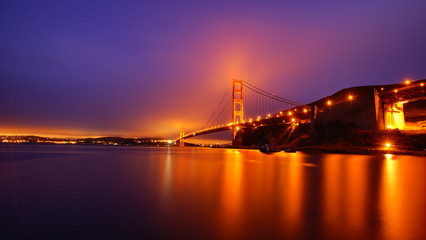 Obraz premium golden gate bridge at night