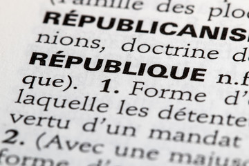 Obraz premium Définition du mot république dans le dictionnaire français