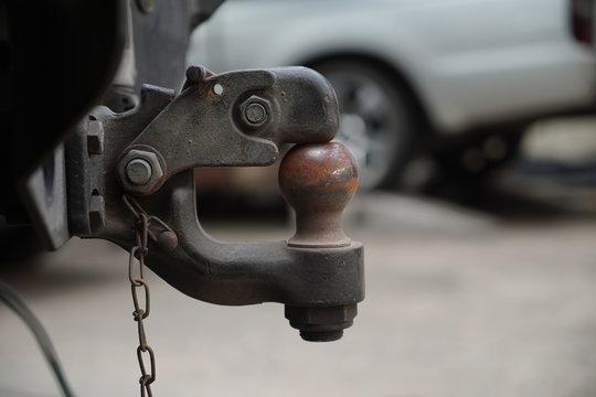 Car's tow bar design
