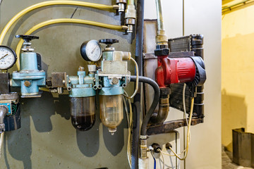 Hydraulic system of a metal cutting machine, high pressure oil s