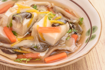 豆腐のキノコ餡かけ