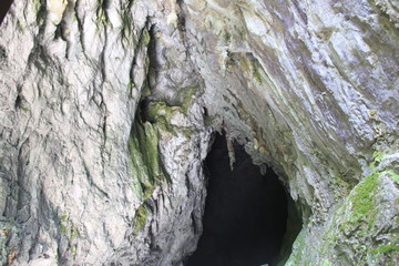鍾乳洞の出入口