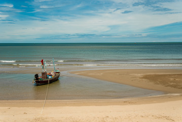 Obraz premium Fishing boats at Pak Nam Pram, Thailand