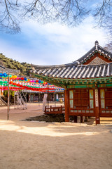 Obraz premium Bell tower building of Jeondeungsa temple