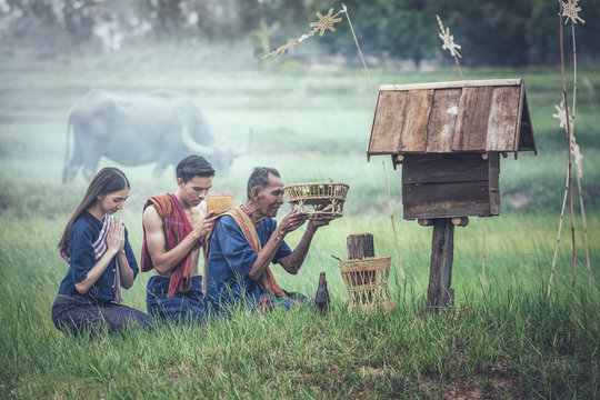 The traditional belief of Isan in Thailand, worship of Phi-Ta-Hak. Phi-Ta-Hak is the ghost of the rice fields. That preserves plants and gardens And take care to make the brown rice grow and fertile. 