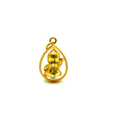 Fototapeta na wymiar Religious pendant - small thai buddha image used as amulets pendant,thai amulet on white image background