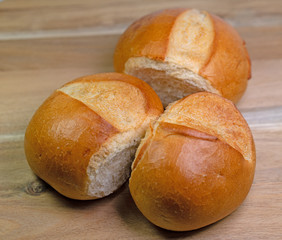 Weizenbrötchen vom Bäcker in einer Nahaufnahme