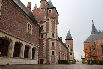 Obraz premium renaissance and medieval brick castle in gien (france)
