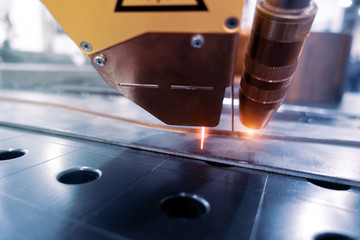 Arc welding robot. Example of working with a laser pointer