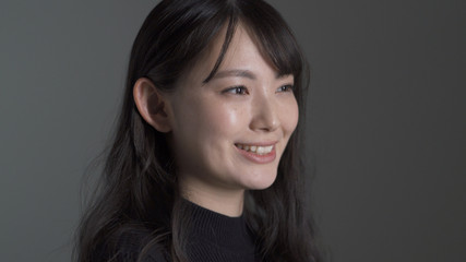 Naklejka premium ビューティー 笑顔の女性 