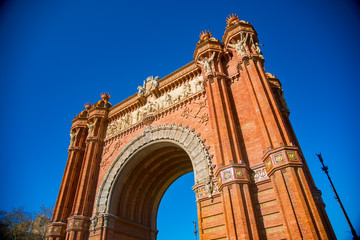 Obraz premium BARCELONA, SPAIN - January 30, 2019: Arc de Triunfo is located in Barcelona, Spain. Barcelona is known as a big tourist destination. .