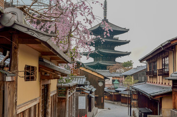 Obraz premium 京都の八坂の塔