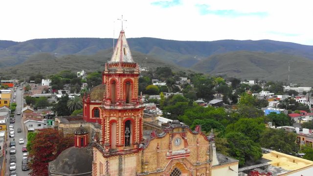 Parallax Drone Footage from Franciscan Church in Jalpan de Serra, Quer&eacute;taro.